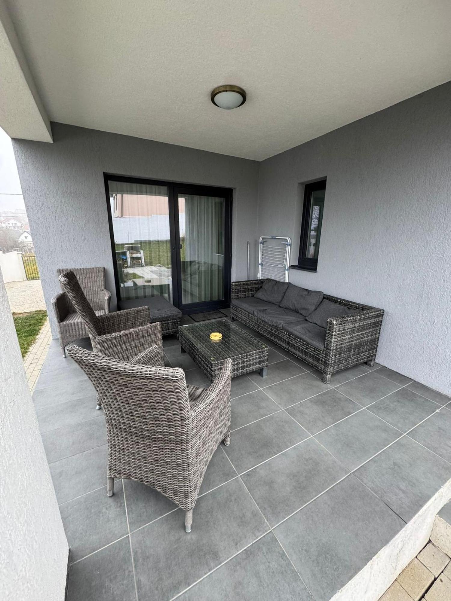 Vila Andrea Oradea Exteriör bild